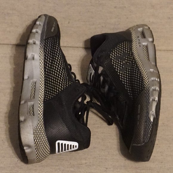 Under Armour Shoes Under Armour Hovr Infinite Mens Size 3 Black And Grey Athletic Shoes